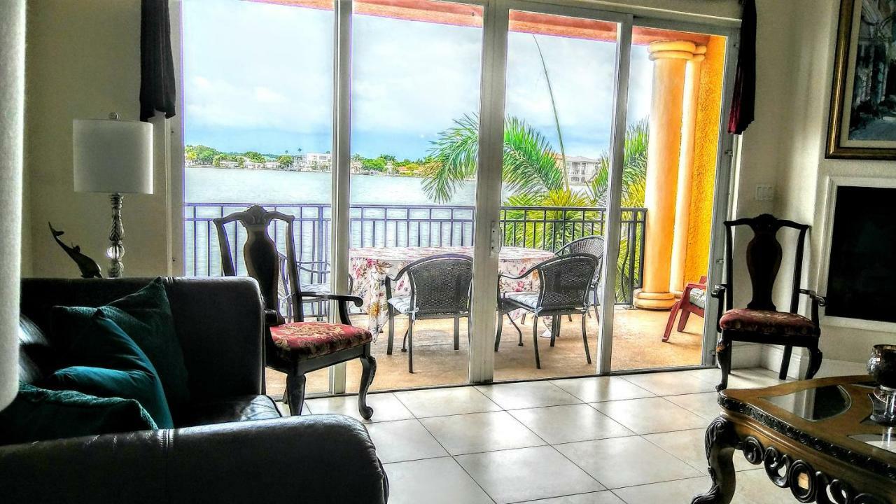 Beach And Bay Mediterraneantownhouse St. Pete Beach Exterior photo